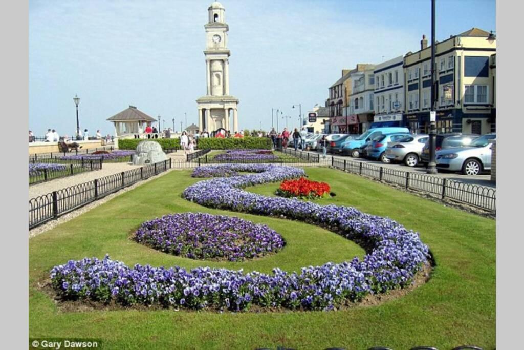 Grand 2 Bed Georgian Apartment At Florence House With King Bed, In The Heart Of Herne Bay & 300M From Beach Exteriér fotografie