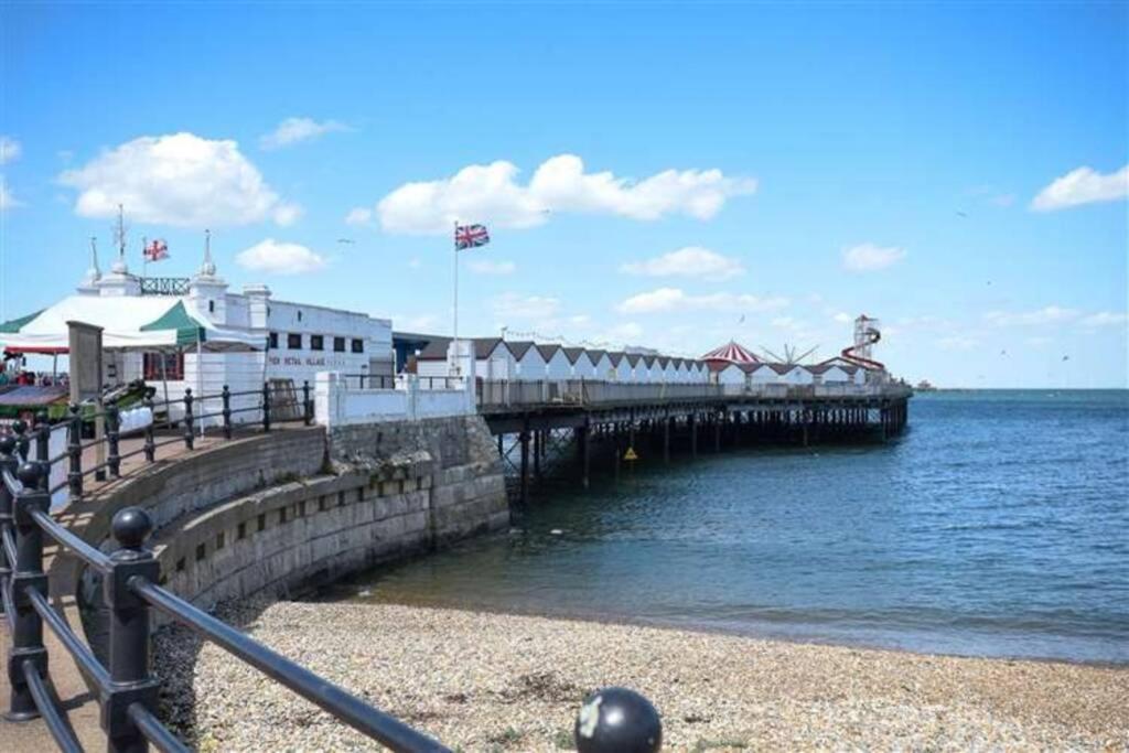 Grand 2 Bed Georgian Apartment At Florence House With King Bed, In The Heart Of Herne Bay & 300M From Beach Exteriér fotografie