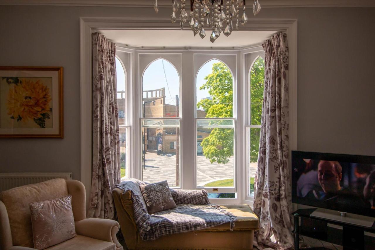 Grand 2 Bed Georgian Apartment At Florence House With King Bed, In The Heart Of Herne Bay & 300M From Beach Exteriér fotografie