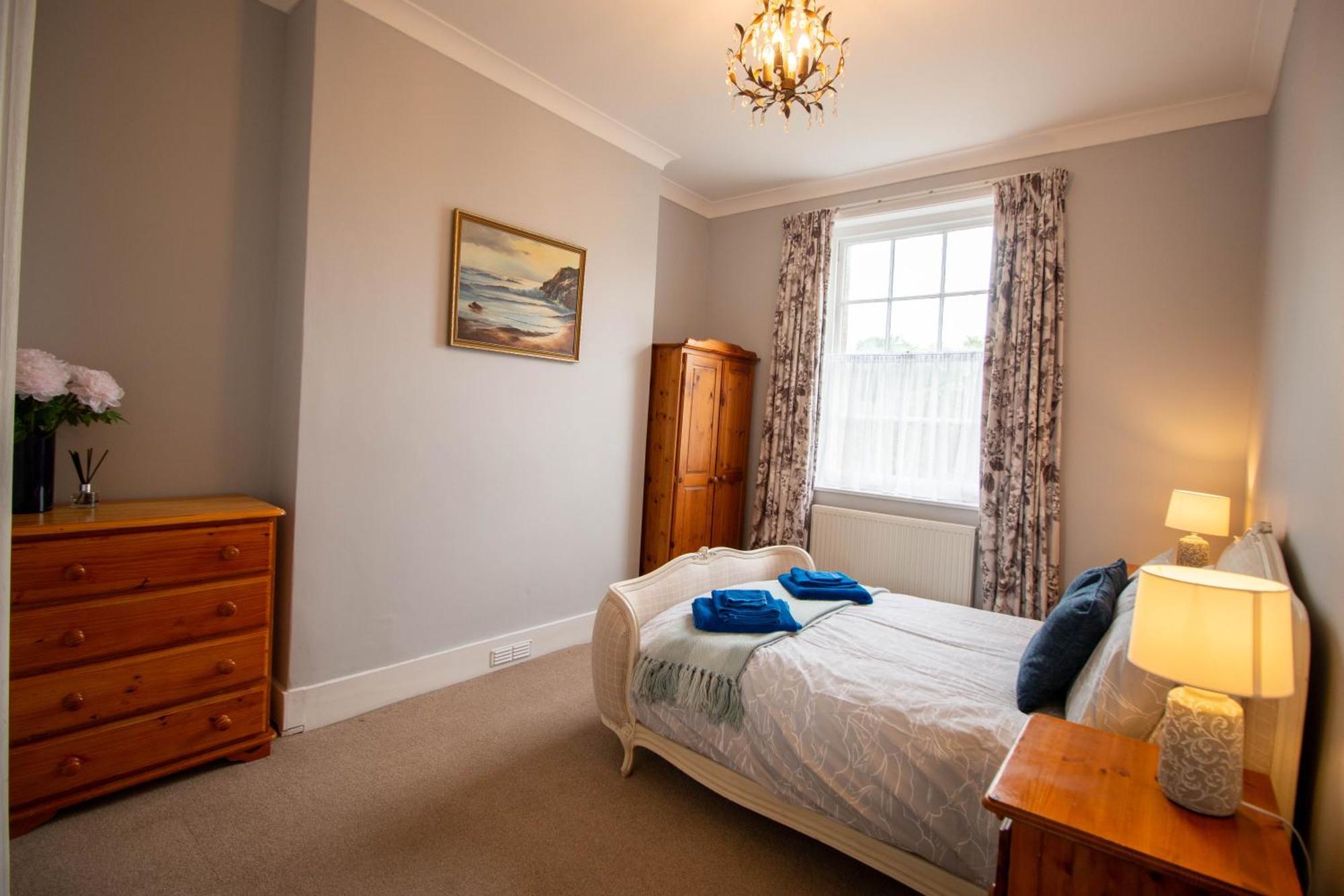 Grand 2 Bed Georgian Apartment At Florence House With King Bed, In The Heart Of Herne Bay & 300M From Beach Exteriér fotografie